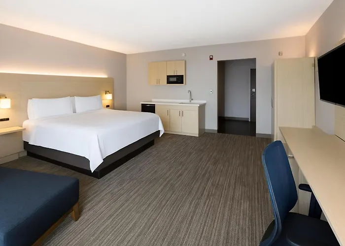 Holiday Inn Express & Suites Ft Myers Beach-Sanibel Gateway By Ihg