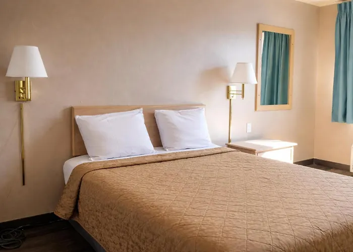 Tree Inn & Suites Albuquerque