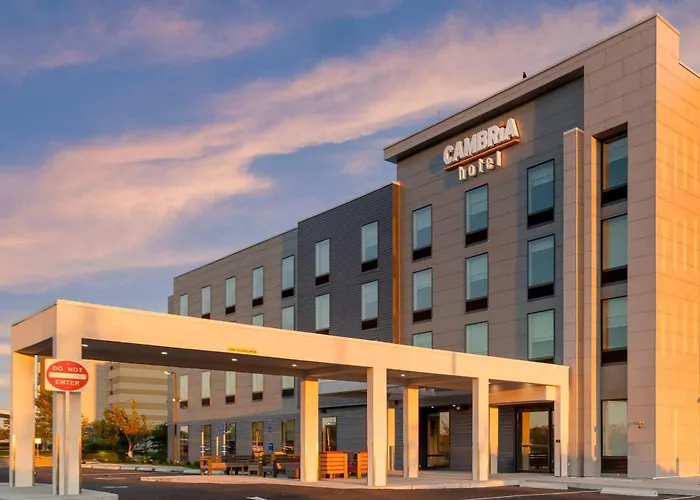 Cambria Hotel & Suites Plymouth