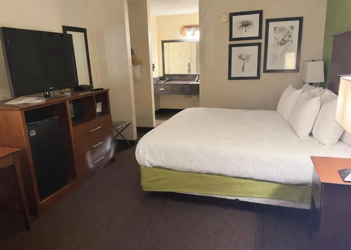 Coratel Plus Suites By Jasper Black River Falls