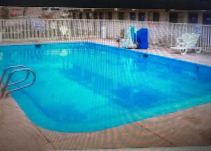 Motel 6-, Tx - East