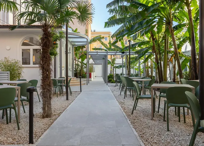 Hotel Astoria Garden