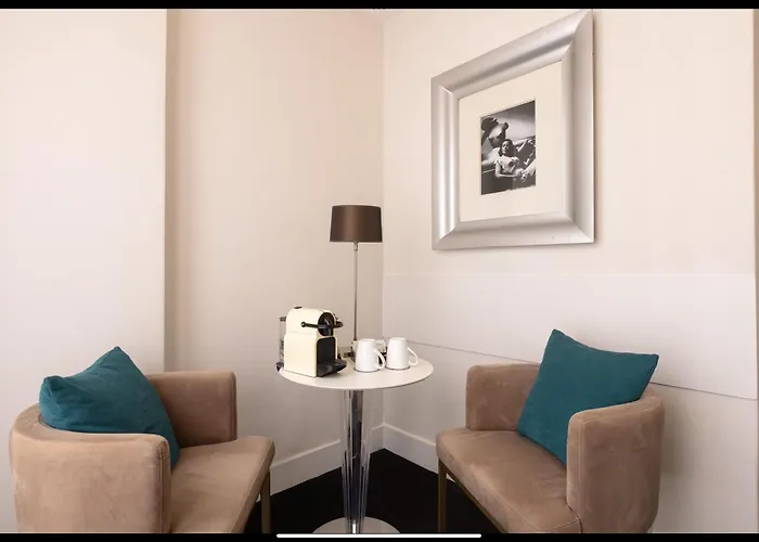 Hotel Renoir