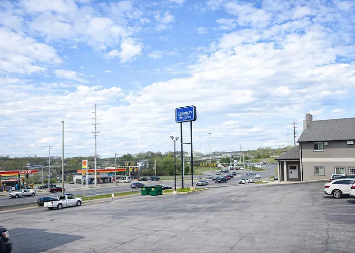 Quarters Inn & Suites