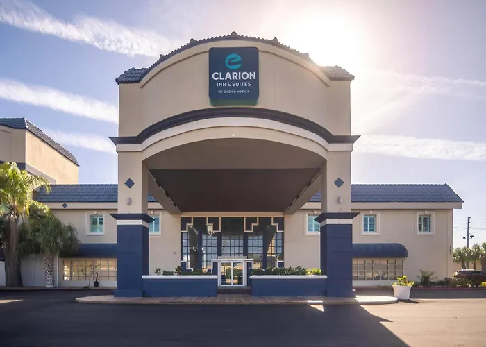 Clarion Inn & Suites Central Clearwater Beach