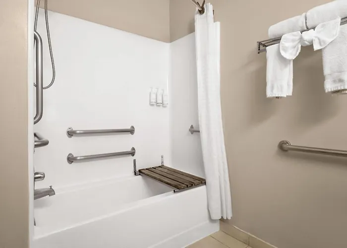 Days Inn & Suites By Wyndham Airport Albuquerque