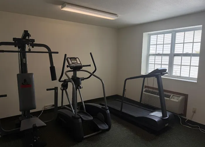 Iron Mountain Inn & Suites