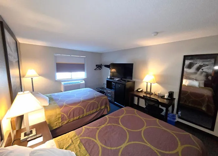 Super 8 By Wyndham Elkins