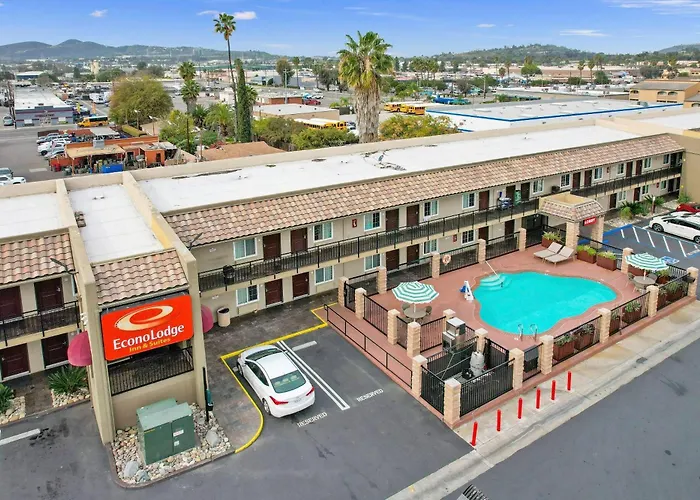 Econo Lodge Inn & Suites Escondido Downtown