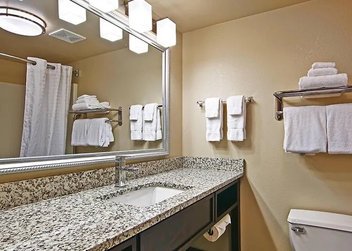 Comfort Inn & Suites Copley Akron