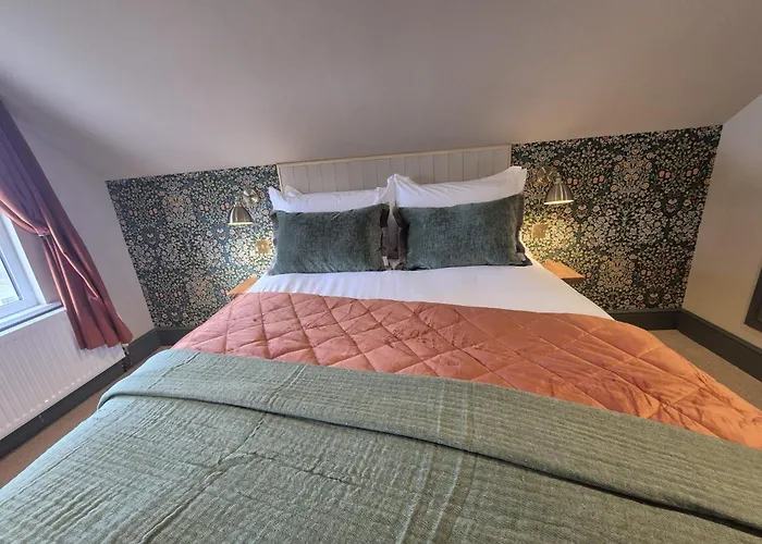 The Curious Pig In The Parlour Hotel Burstow