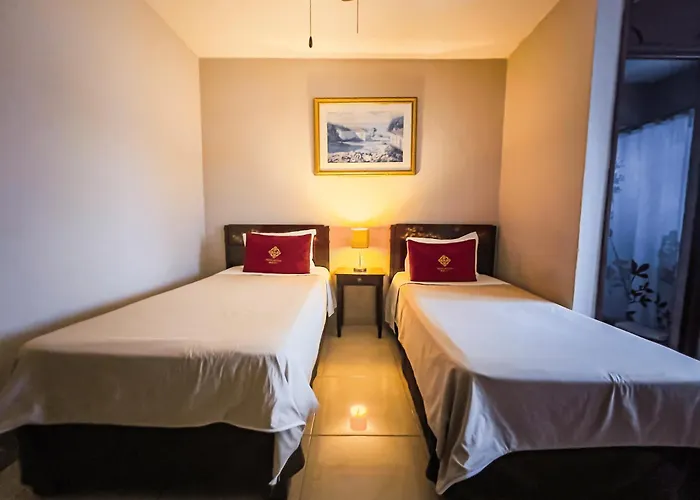 Hotel Aztlan