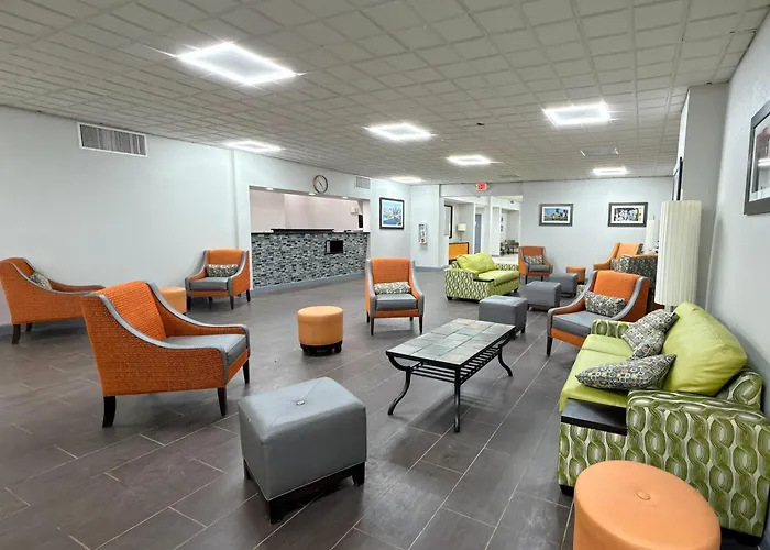 Ramada By Wyndham New Kensington Hotel