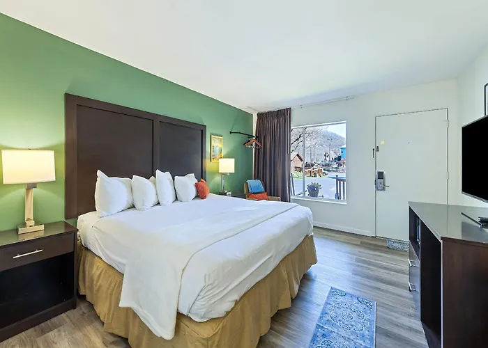 Castlewood Inn