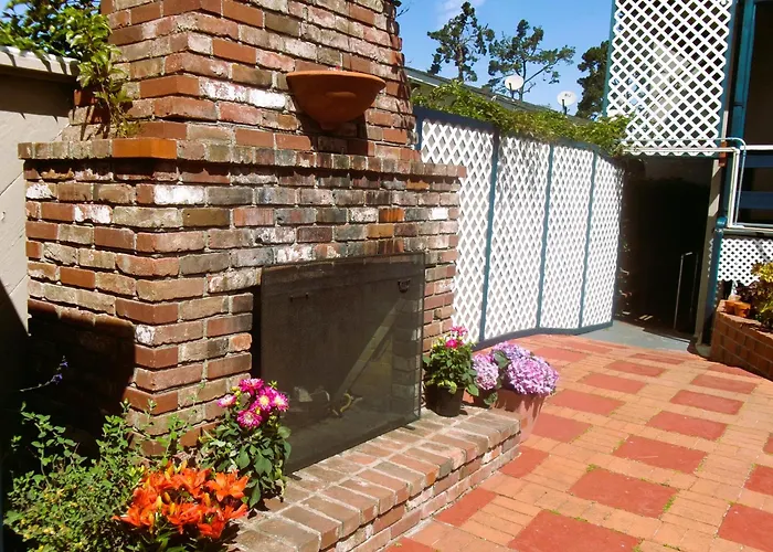 Carmel Wayfarer Inn