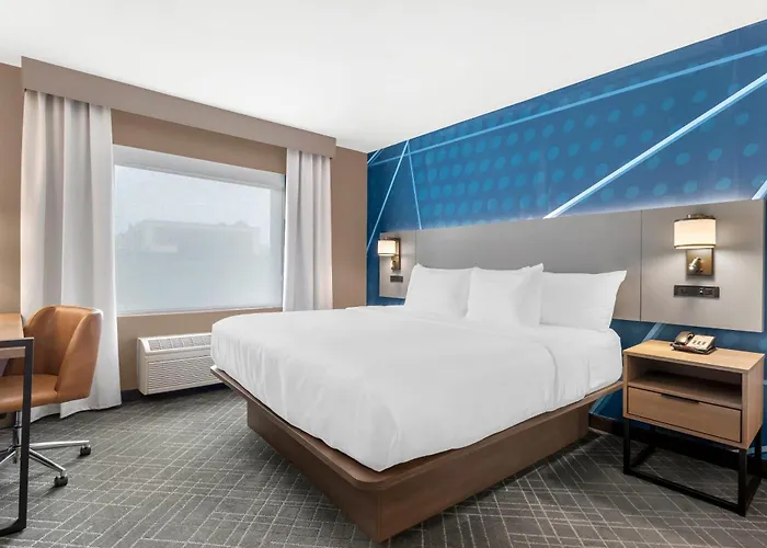 Comfort Inn & Suites - Sugarloaf