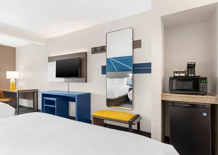 Comfort Inn & Suites - Sugarloaf