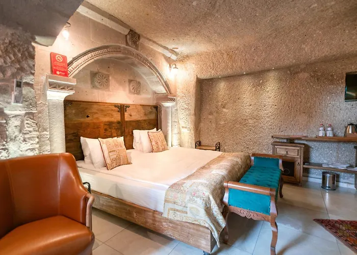 Divan Cave House