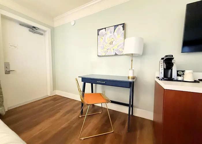 Bayfront Inn