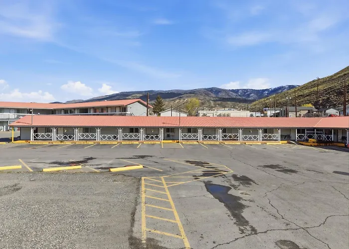 Canada'S Best Value Desert Inn & Suites Cache Creek