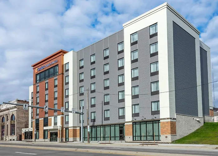 Comfort Inn & Suites Pittsburgh-Northshore