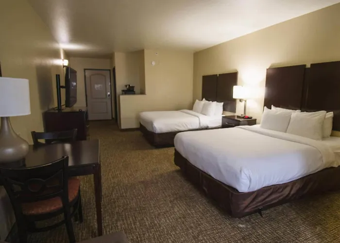 Comfort Inn & Suites Colton - San Bernardino