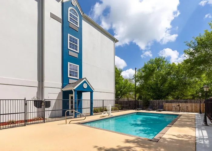 Microtel Inn And Suites Baton Rouge Airport