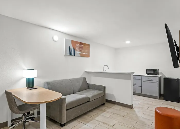 Spark By Hilton Portland Airport Maine Mall South Portland