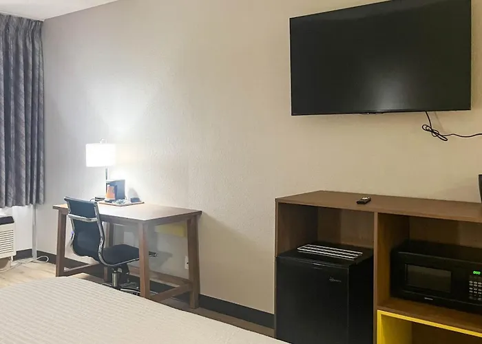 Studio 6 Suites Fremont, Oh