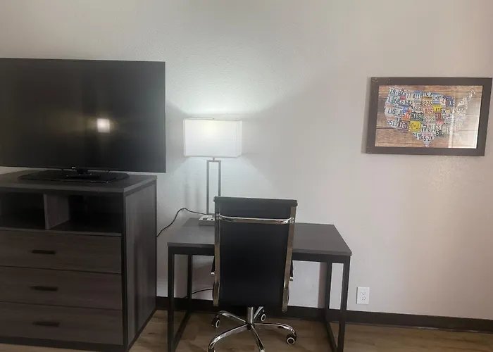Econo Lodge Naval Station Norfolk
