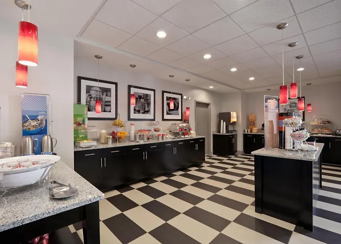 Hampton Inn And Suites Roanoke Airport/Valley View Mall