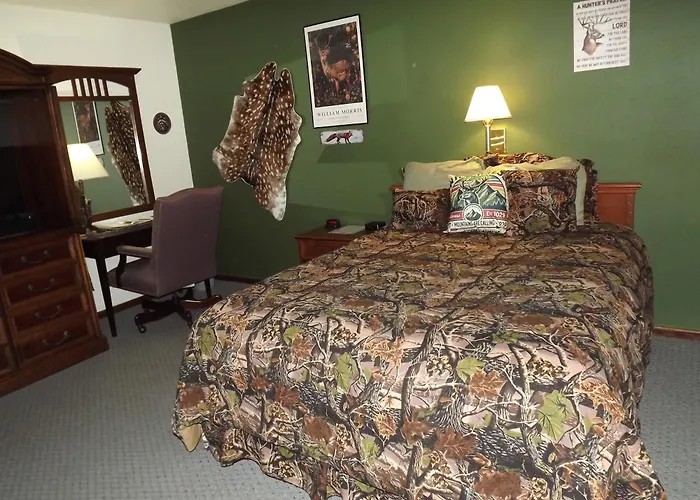 Crest Country Inn