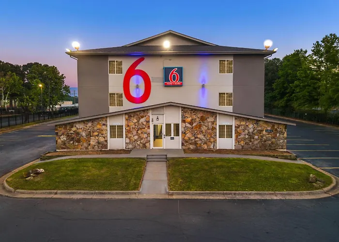 Motel 6 Ar South