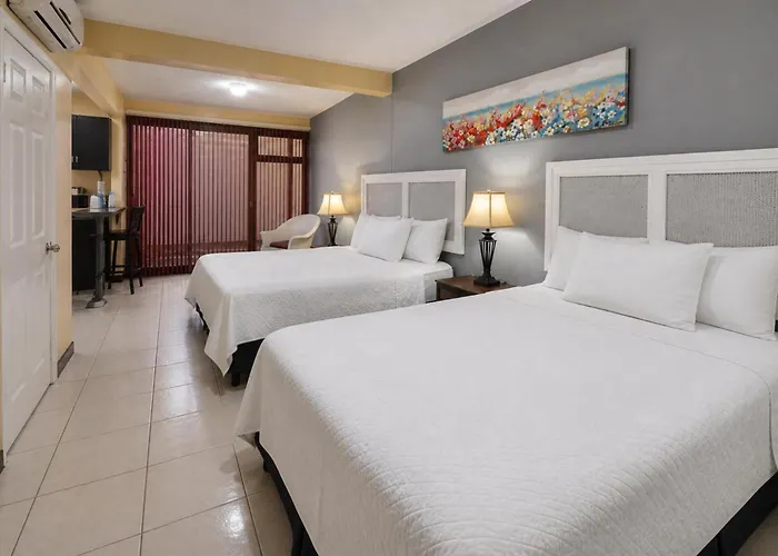 Hotel Bamboo Aeropuerto