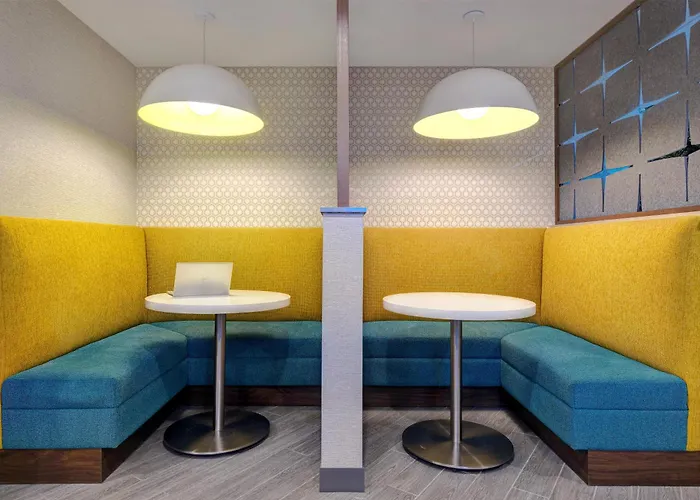 Hampton Inn & Suites Marina