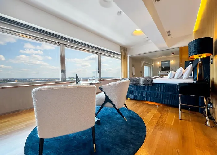 Sky Suite Hotel