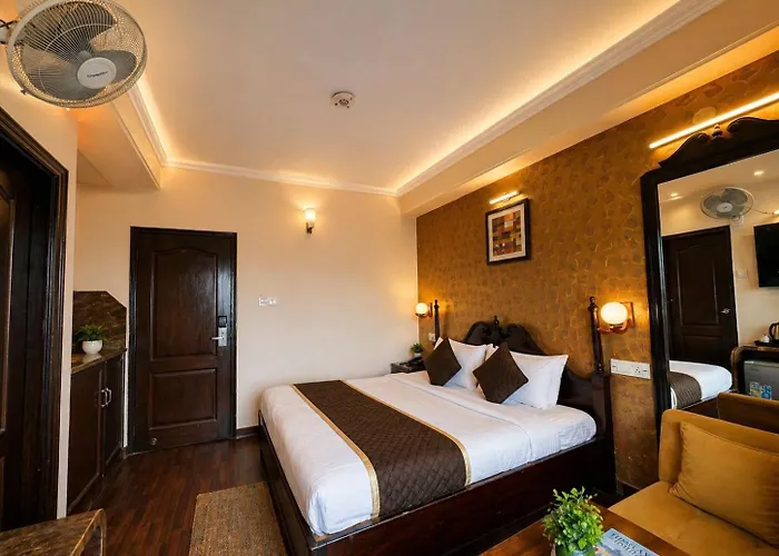 Hotel Aachman Regency With Rooftop Terrace