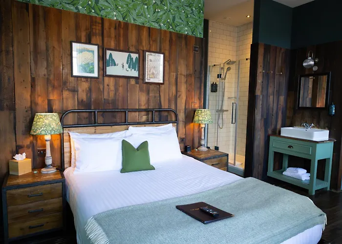 Hinds Head Hotel Aldermaston