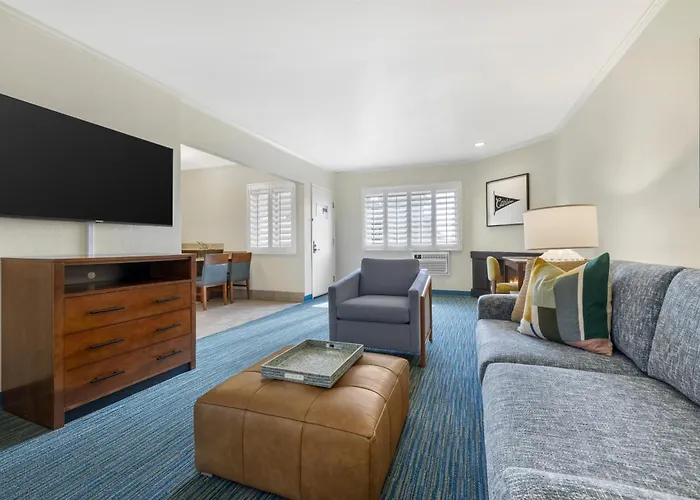 Best Western Plus Beach View Lodge Carlsbad