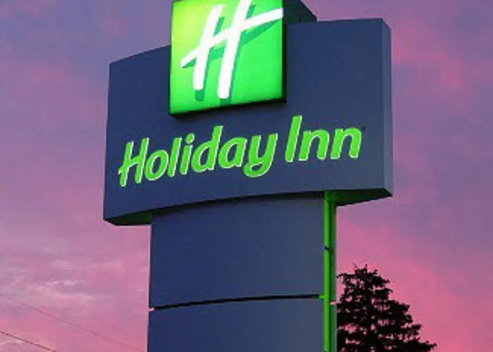 Hotel Rl Cleveland Airport West