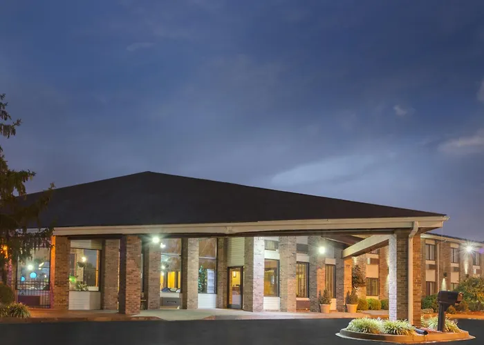 Baymont By Wyndham Louisville South I 65