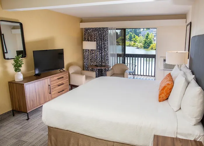 Lakeshore Inn