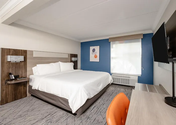 Holiday Inn Express Hotel & Suites Charleston - Northwoods By Ihg