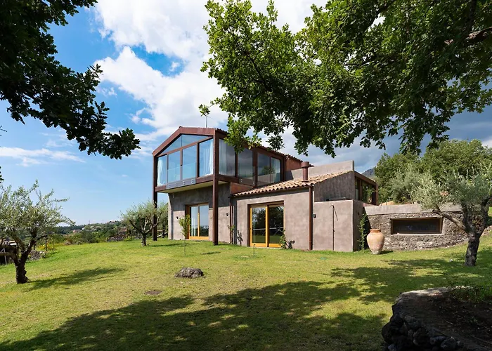 Monaci Delle Terre Nere