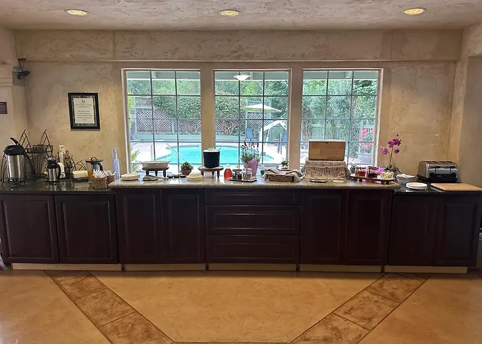 The Inn At Baechtel Creek