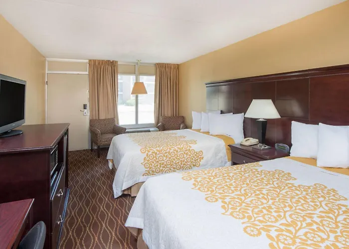 Days Inn By Wyndham Paducah I-24 Exit 4