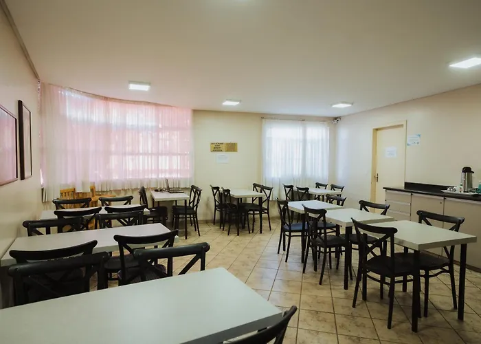 Hotel Nacional Service - Fácil acesso a Região da 44 e Rodoviária
