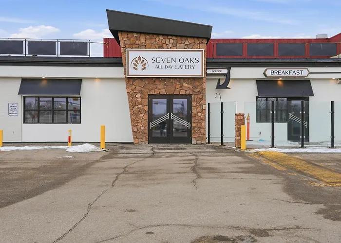 Seven Oaks Hotel Regina