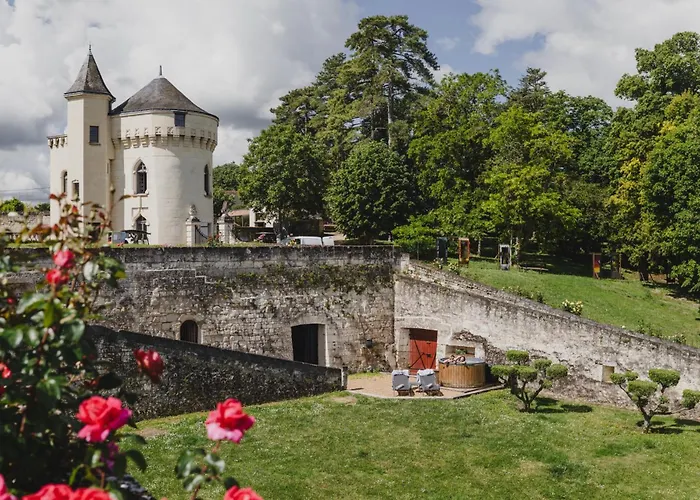 Le Château de Candes, les chambres, la Tour, les Suites