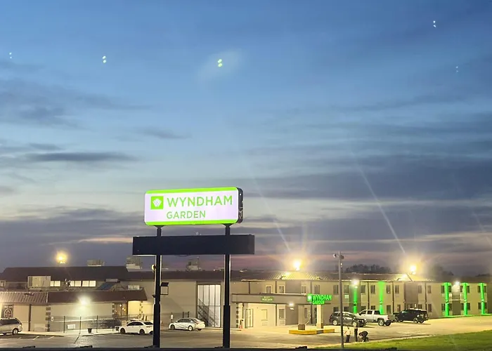 Sunflower Inn & Suites